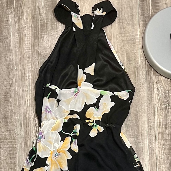 Maxi Flowy Dress with Flower design  Size: S - Picture 4 of 6